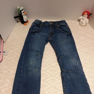 ⬇️Dirkje European kids stretchy jeans